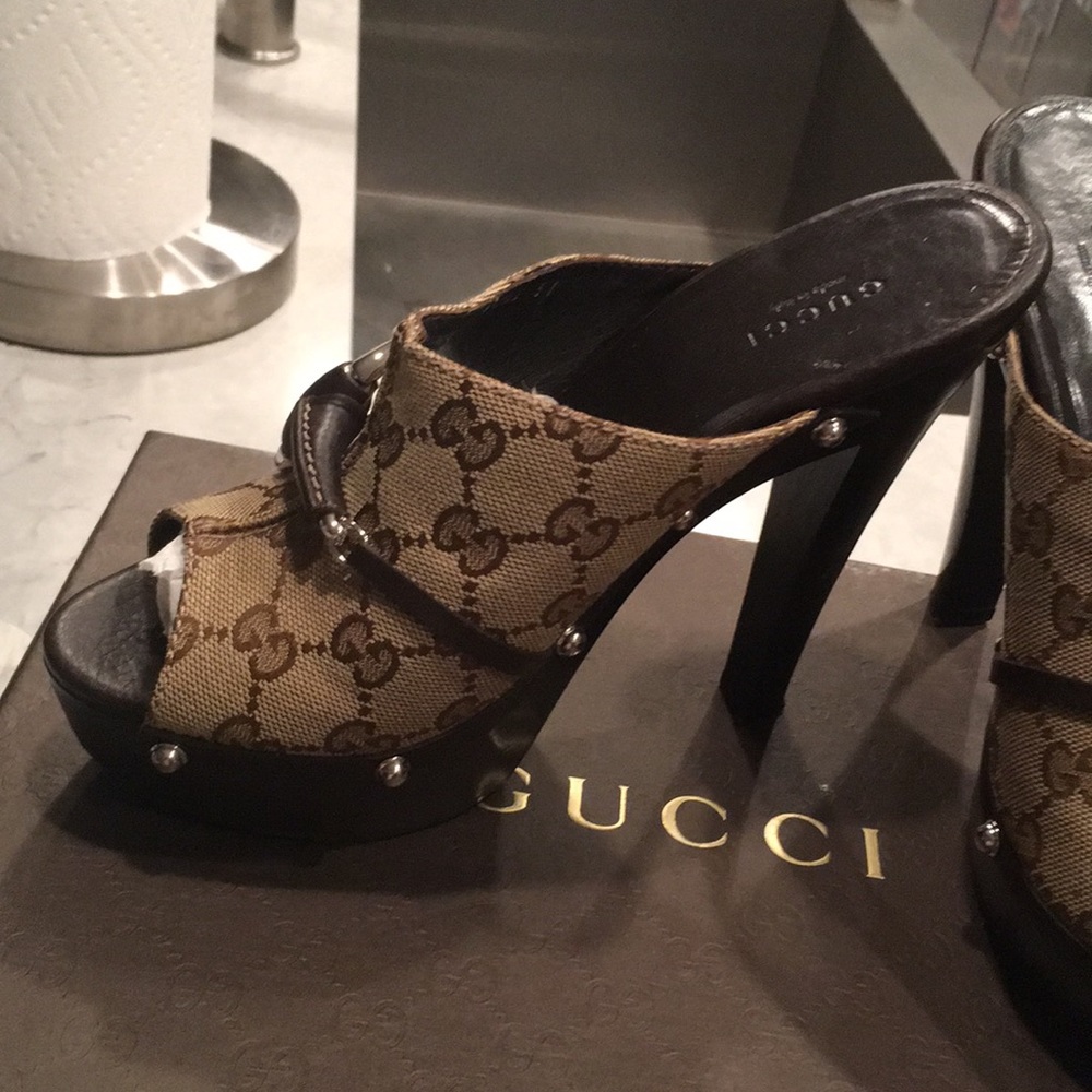 BRAND NEW NEVER WORN GUCCI HEELS - Picture 4 of 7